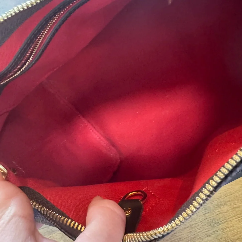 Authentic Louis Vuitton Monogram Speedy Bandouliere 30 - Picture 3 of 13
